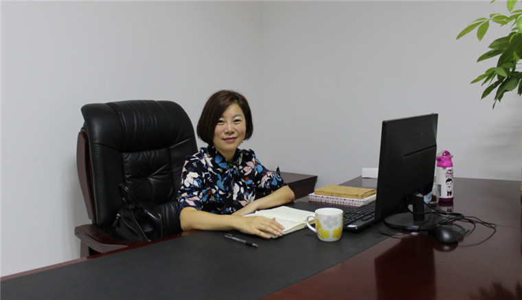 营山博美装饰城负责人苏英