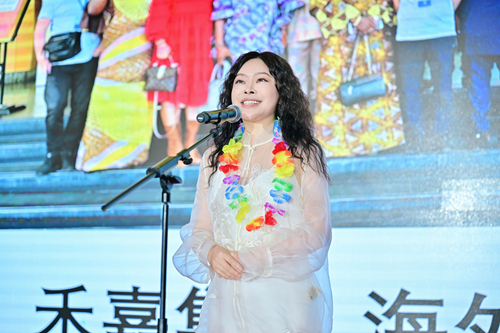 《向下扎根，向远生长：一场关于“敢”的非洲试飞》 演讲人：海外事业部 王瑛